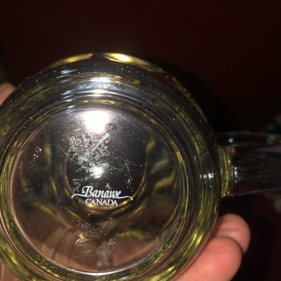 Two beer pint glasses with the Canadian emblem on them. No chips or cracks. - Picture 6 of 8